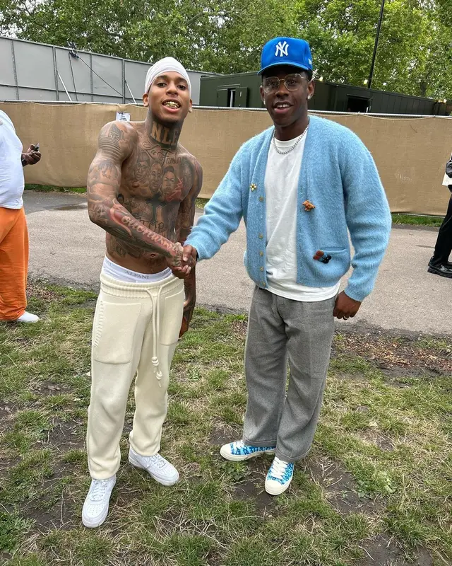 NLE Choppa outfit in Off-White, Nike, and Macys, 2023