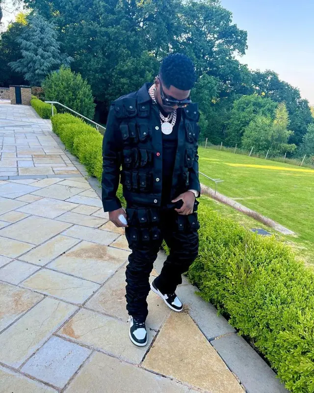 Skiibii outfit in Marc Jacques Burton, Nike, and Loewe, 2023