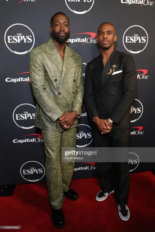 Dwyane Wade outfit in Bottega Veneta and Valentino, 2023