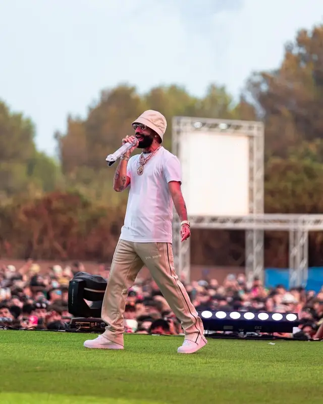 Arcangel outfit in Palm Angels, Prada, and Balmain, 2023