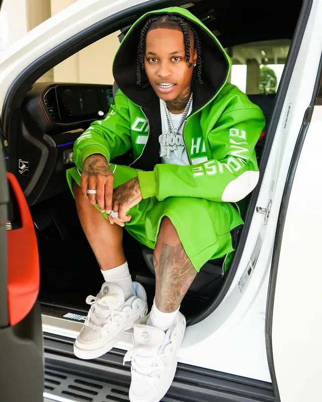 Lil Perfect outfit in Nwyolise and Osiris, 2023