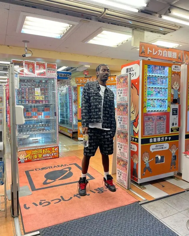 Bruce Ray outfit in Supreme and Nike, 2023
