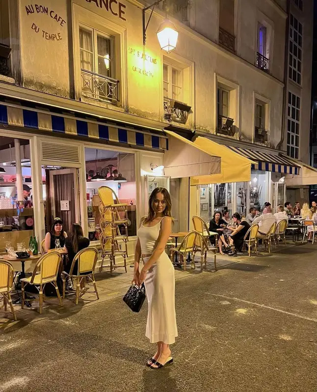 Alycia Debnam-Carey outfit in Reformation and Dior, 2023