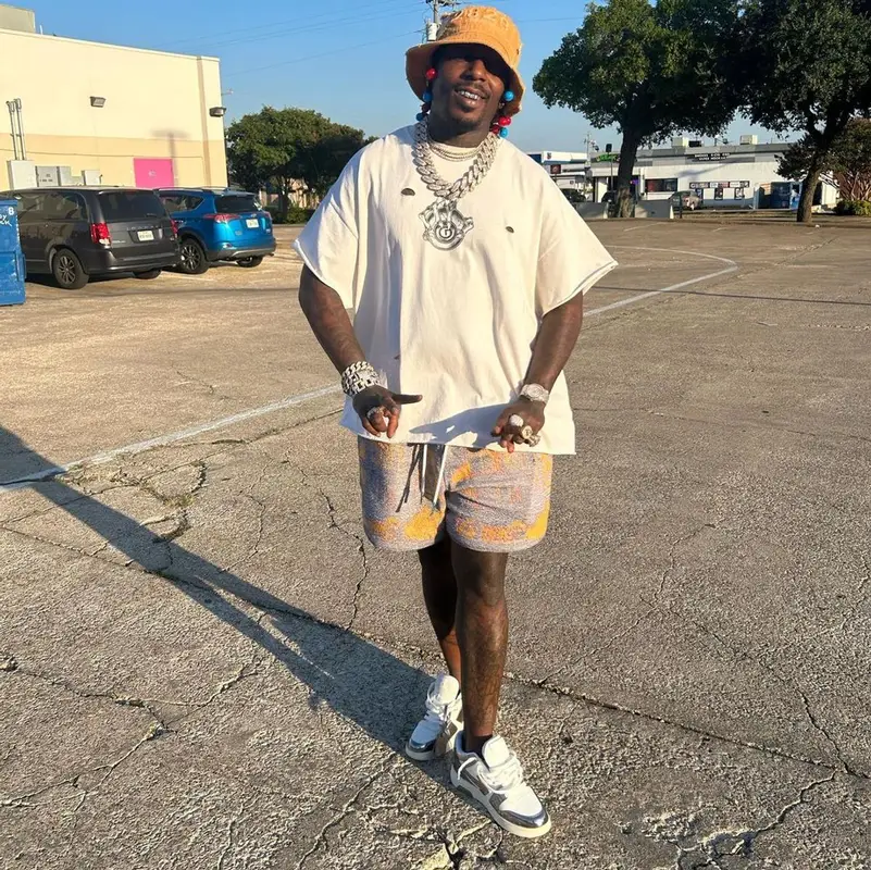 Sauce Walka outfit in Gallery Dept., Valabasas, and 2828 Studios, 2023