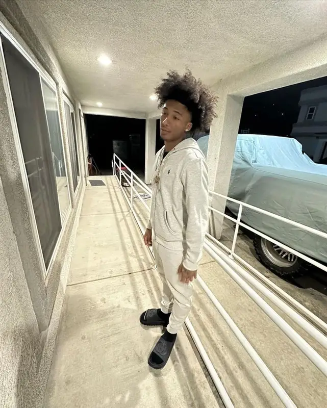 Mikey outfit in Ralph Lauren and Gucci, 2023