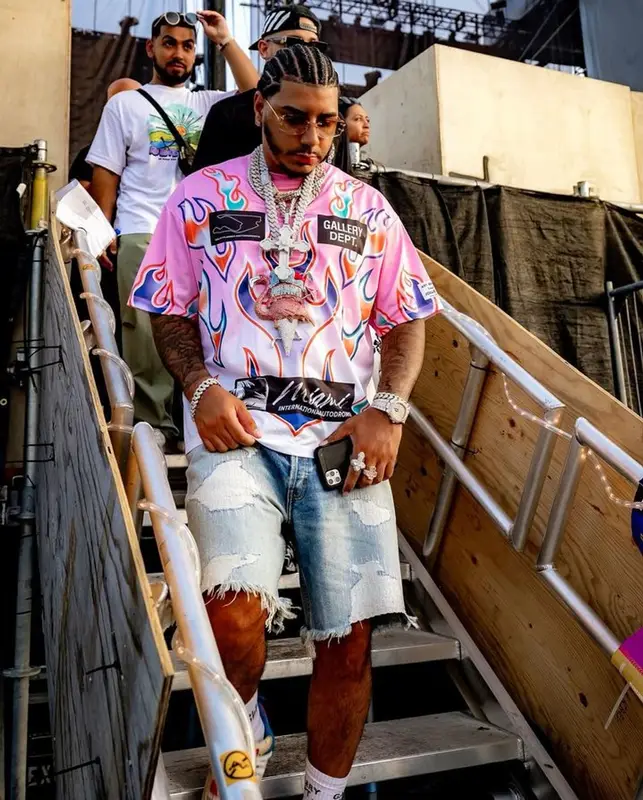 CJ outfit in Gallery Dept., Jordan, and Cartier, 2023