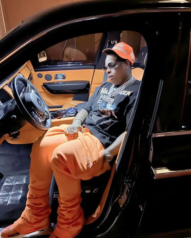 Finesse2tymes outfit in Vintage, Nike, and Cartier, 2023
