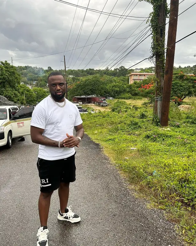 Headie One outfit in Dior and Amiri, 2023