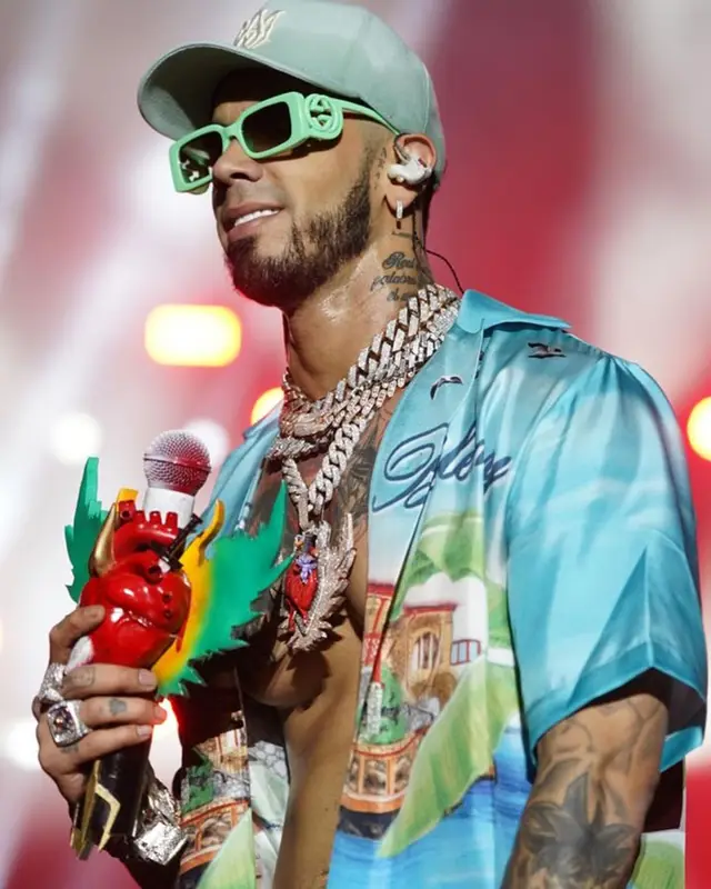 Anuel AA outfit in Gucci and Amiri, 2023
