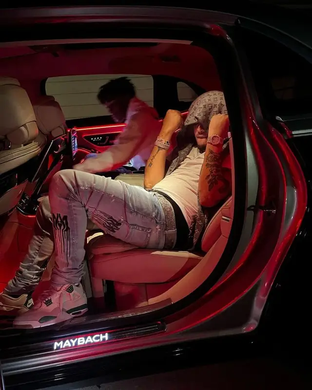 Summrs outfit in Amiri, Jordan, and Louis Vuitton, 2023