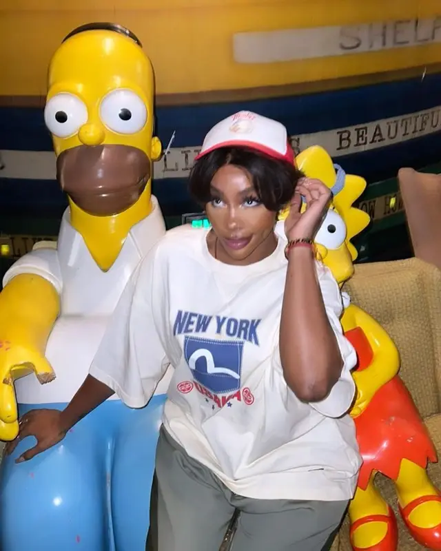 SZA outfit in Evisu, San San Gear, and Gucci, 2023