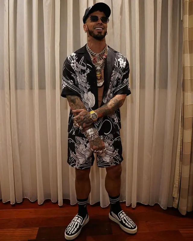 Anuel AA outfit in Cartier and Amiri, 2023
