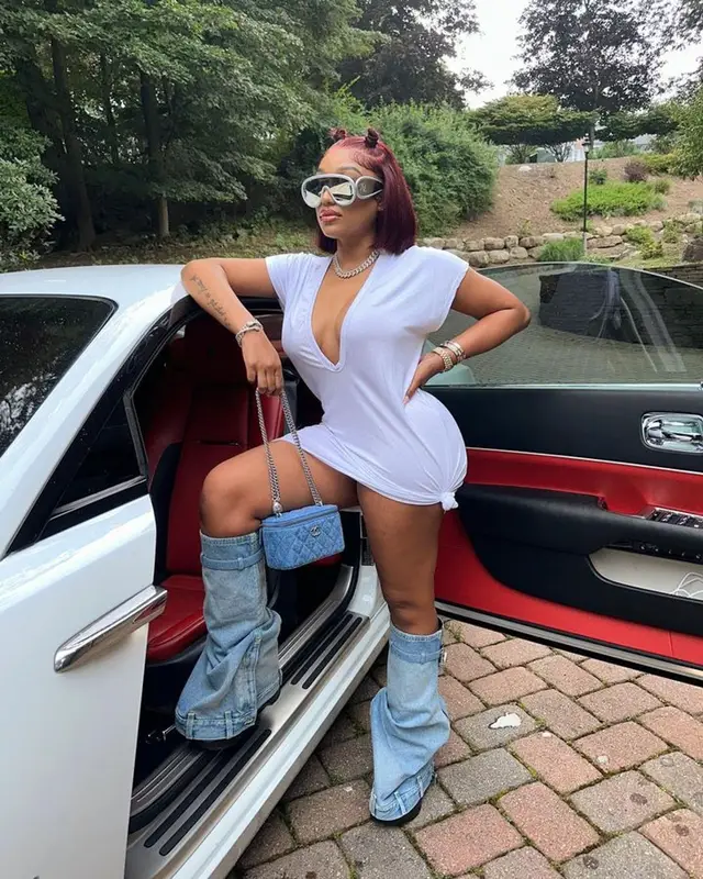 Ella Rodriguez outfit in Givenchy, Chanel, and Loewe, 2023