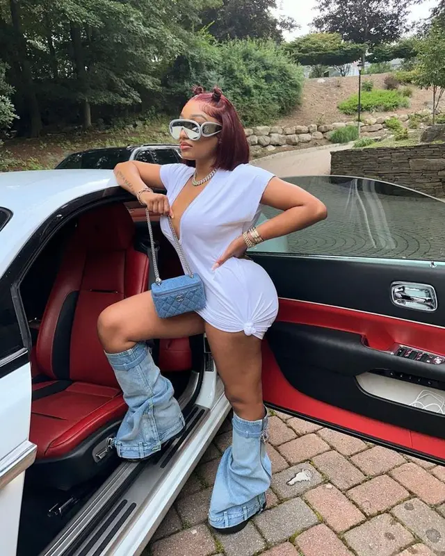 Ella Rodriguez outfit in Givenchy, Chanel, and Loewe, 2023
