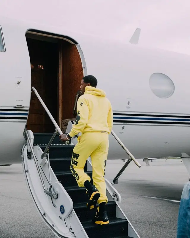 A Boogie Wit Da Hoodie outfit in Spider Worldwide and Jordan, 2023