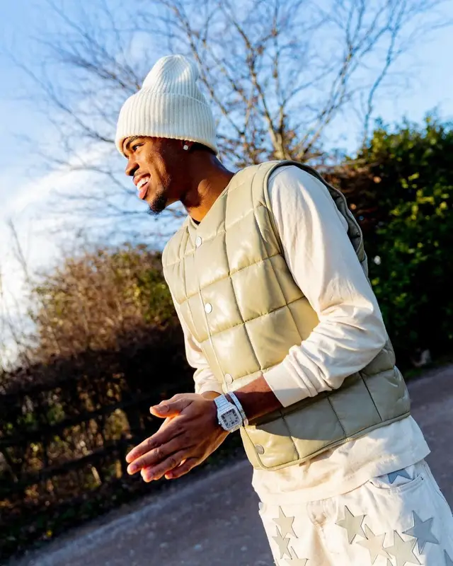 Carney Chukwuemeka outfit in Bottega Veneta, Amiri, and Louis Vuitton, 2023