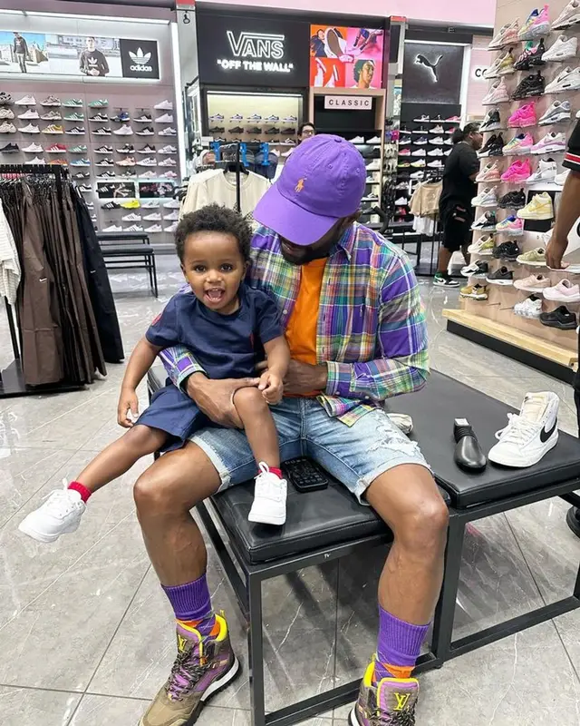 Floyd Mayweather outfit in Louis Vuitton and Polo Ralph Lauren, 2023