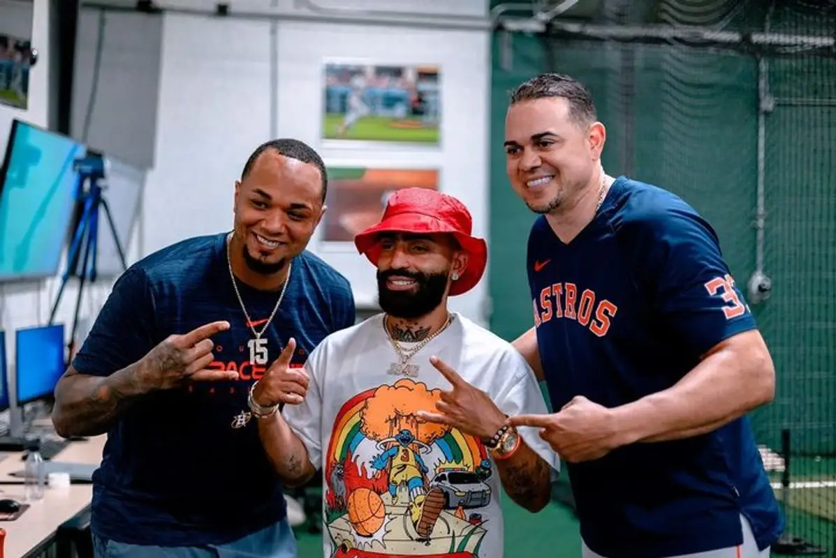 Arcangel outfit in Market, Jordan, and Kangol, 2023