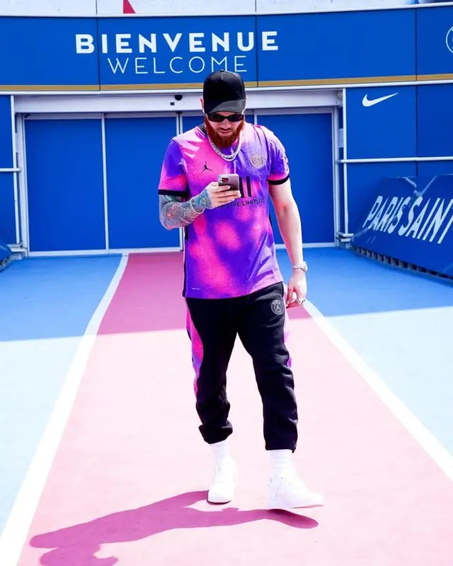 Miky Woodz outfit in Jordan, Paris Saint-Germain, and Nike, 2023