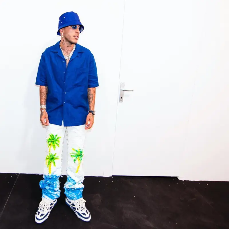 Sfera Ebbasta outfit in Who Decides War, Cartier, and Bottega Veneta, 2023