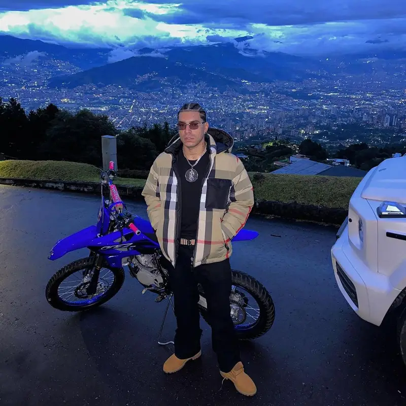 Ryan Castro outfit in Burberry and Timberland, 2023