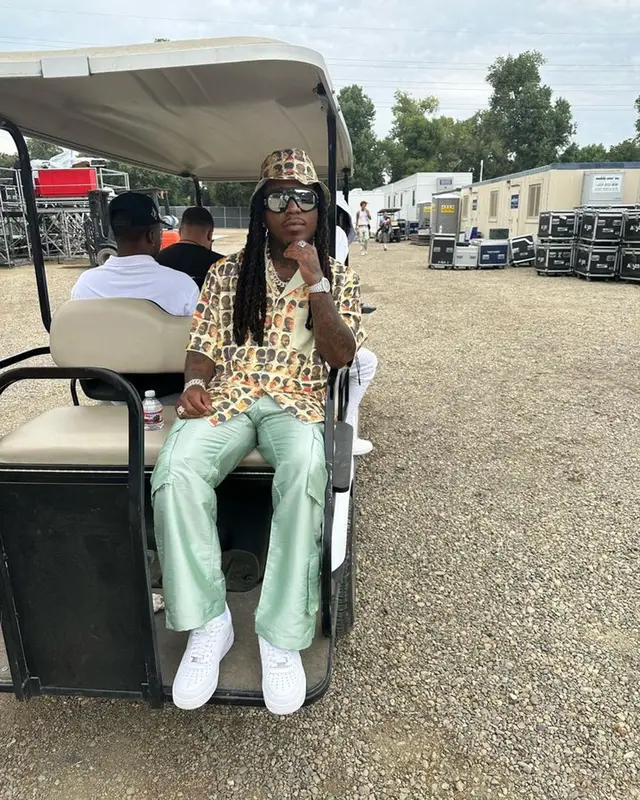 Jacquees outfit in Nike, Loewe, and Supervsn, 2023