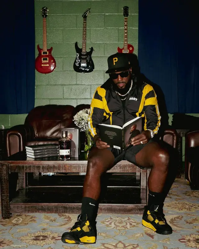Jeezy outfit in Jordan, New Era, and Nike, 2023