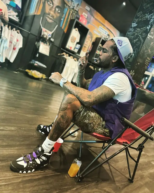 Dave East outfit in Supreme and Nike, 2023