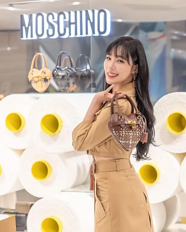 Tiffany Young outfit in Moschino, 2023