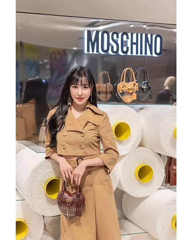 Tiffany Young outfit in Moschino, 2023