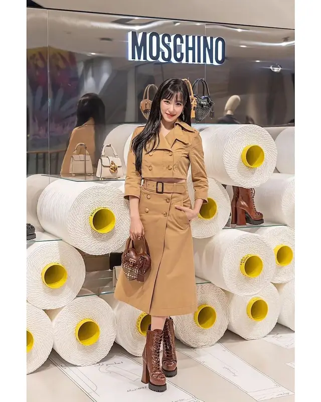 Tiffany Young outfit in Moschino, 2023