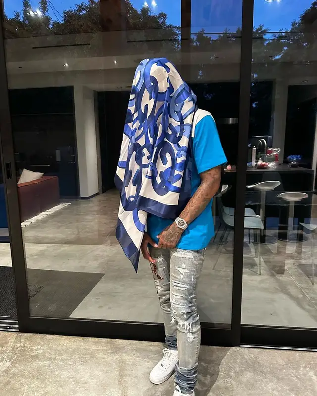 Lil Durk outfit in Nike and Gucci, 2023