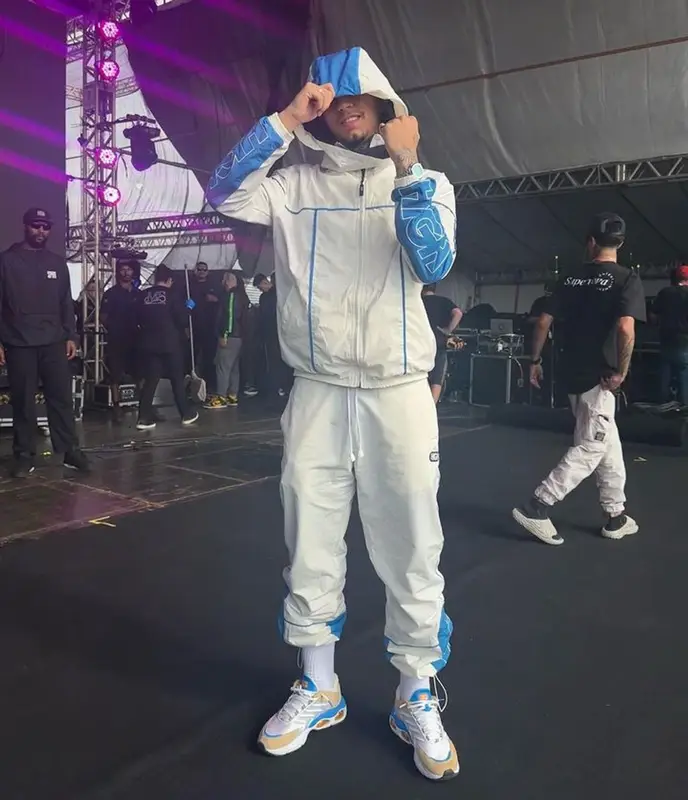 Veigh outfit in High Company and Nike, 2023