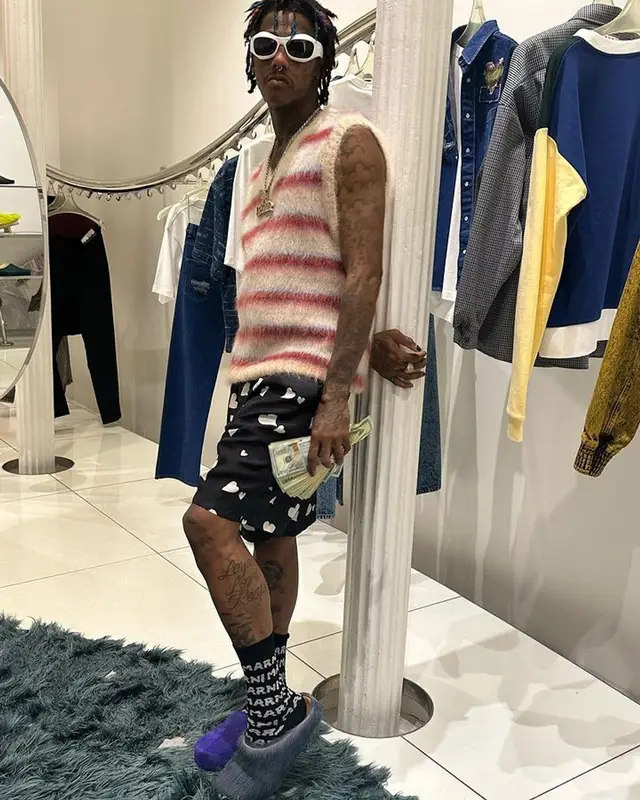 Famous Dex outfit in Marni and Bottega Veneta, 2023