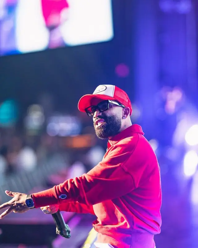 Arcangel outfit in Nike, Off-White, and IceCream, 2023