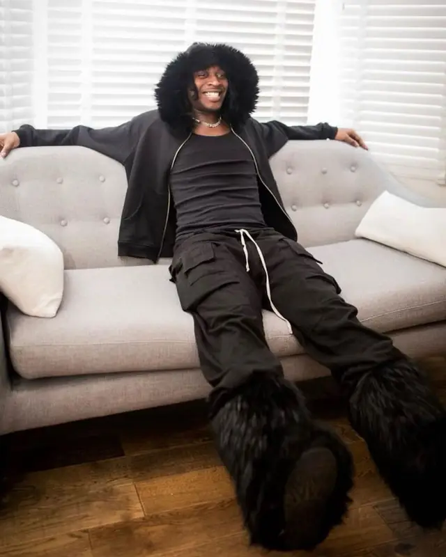 UnoTheActivist outfit in Corvidae, 2023