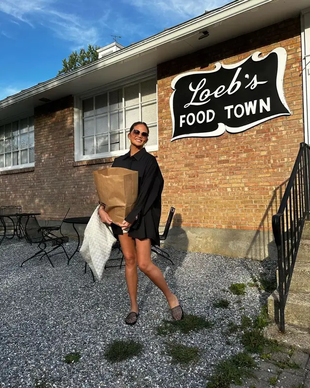 Chrissy Teigen outfit in The Row and Bottega Veneta, 2023