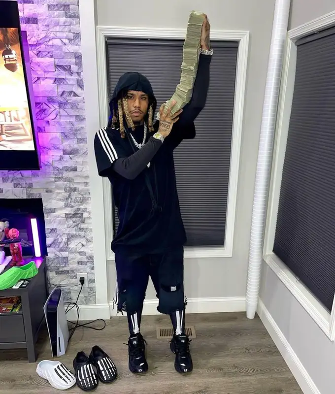 Lil Gnar outfit in Adidas and Balenciaga, 2023