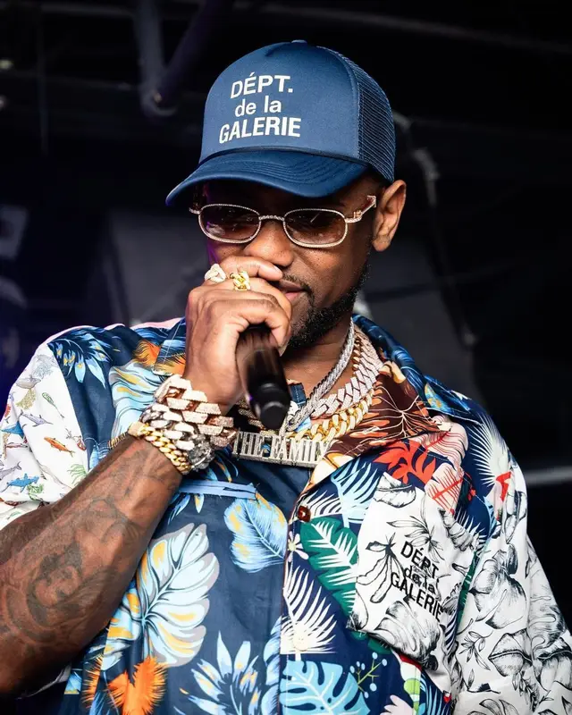 Fabolous outfit in Nike and Gallery Dept., 2023