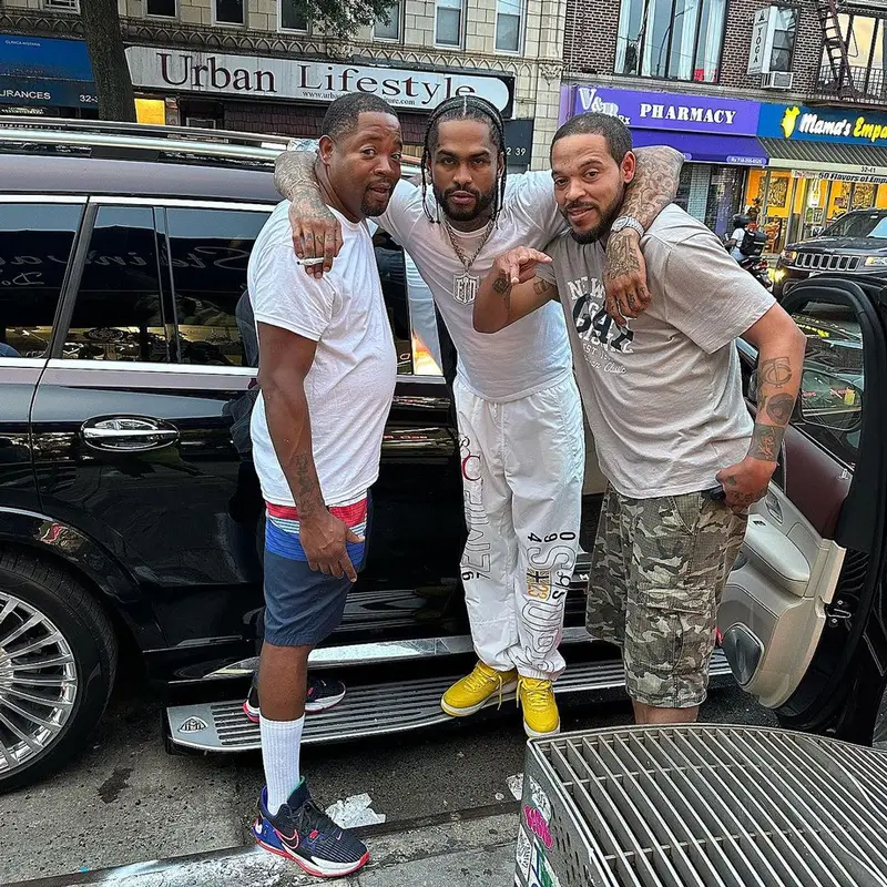 Dave East outfit in Hanes, Supreme, and Nike, 2023