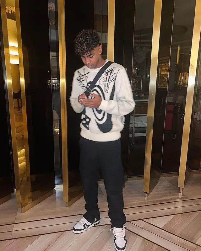 Lamine Yamal outfit in Nike, Carhartt, and Stussy, 2023