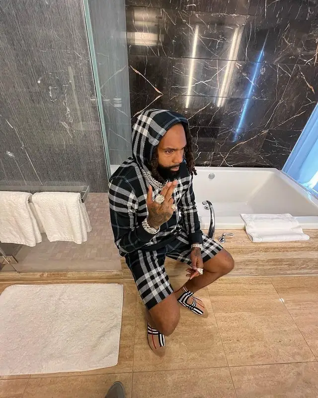 Money Man outfit in Burberry, 2023