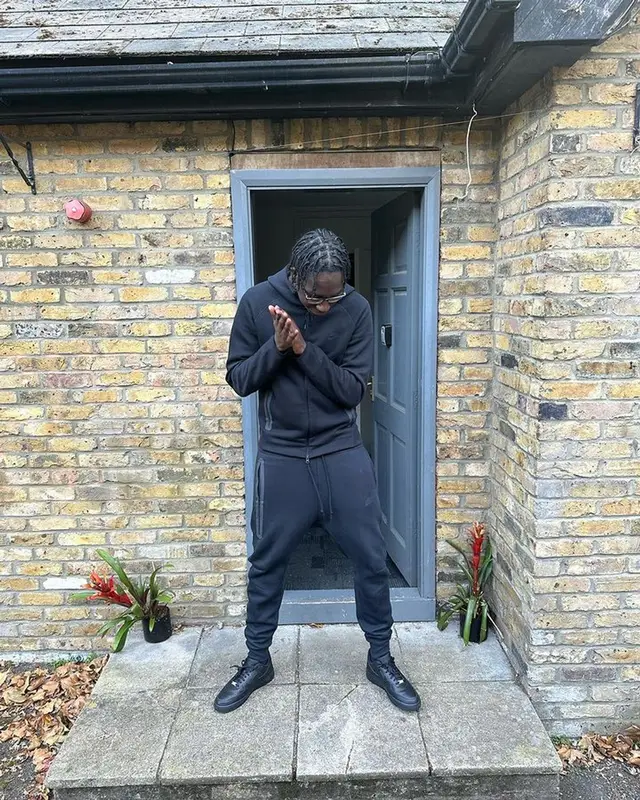 J1mulla outfit in Nike and Ray-Ban, 2023