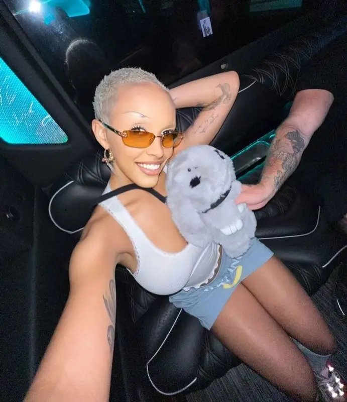 Doja Cat outfit in Ends Repair, 2023
