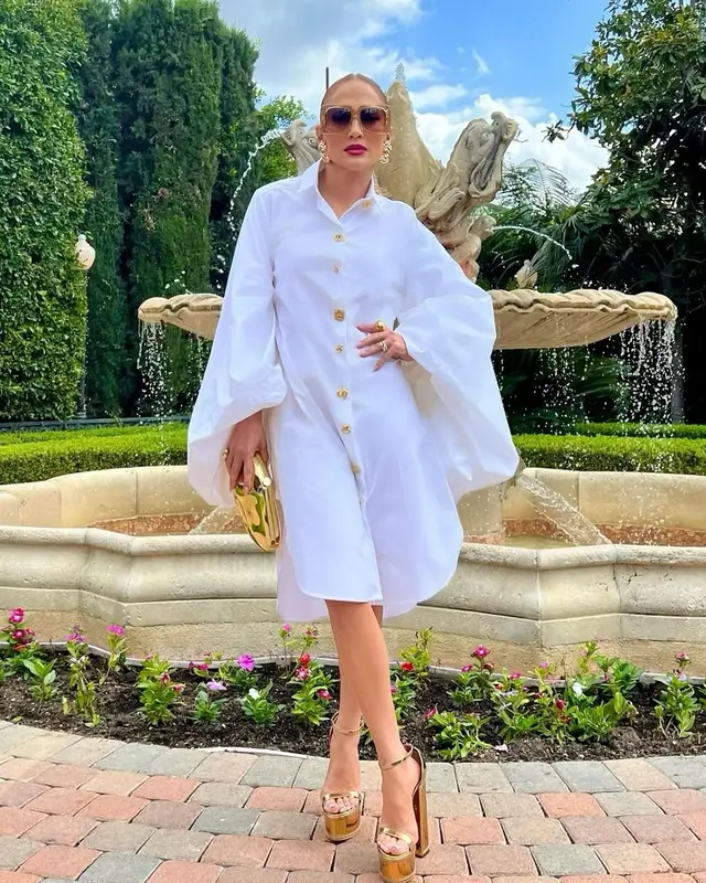 Jennifer Lopez outfit in Cult Gaia, Linda Farrow, and Schiaparelli, 2023