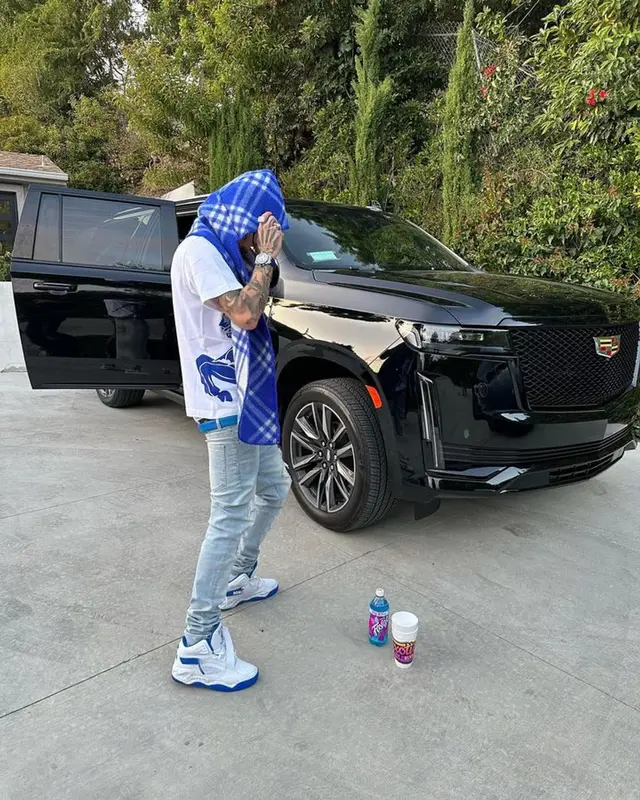 Rondodasosa outfit in Amiri and Burberry, 2023