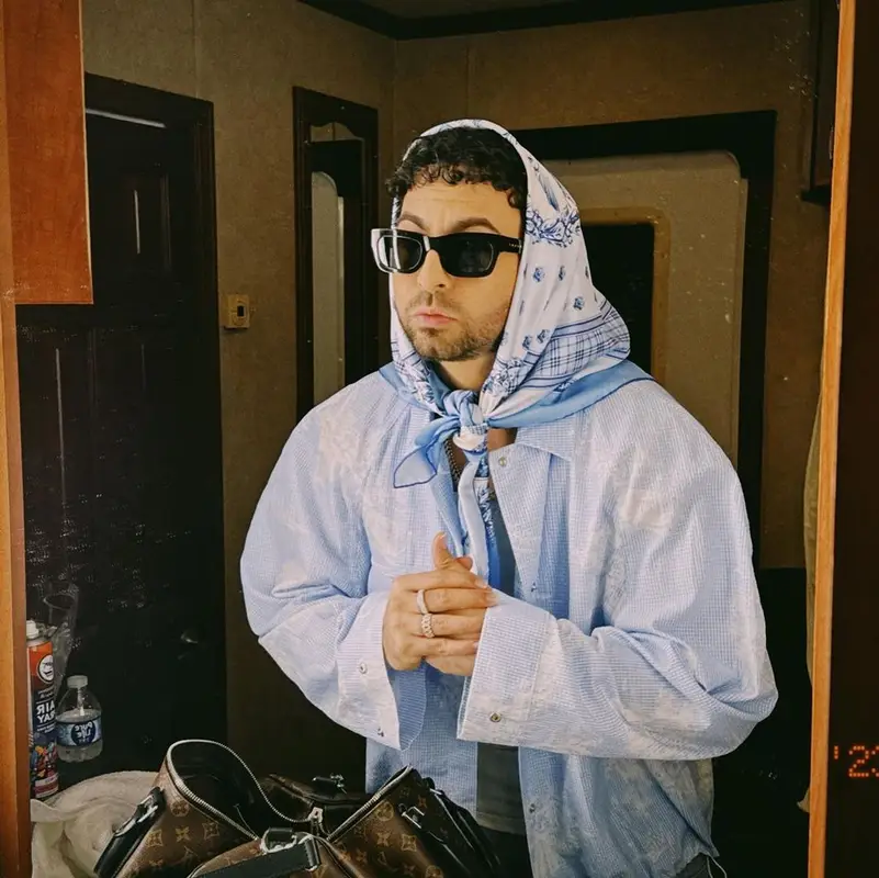 Justin Quiles outfit in Jacquemus, Marni, and Burberry, 2023
