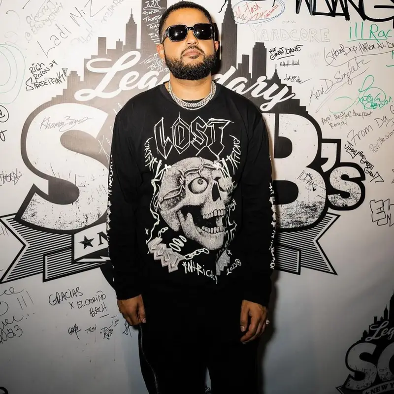 Nav outfit in Lost Intricacy, 2023