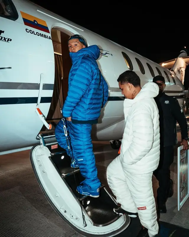 Blessd outfit in Supreme, Louis Vuitton, and Oakley, 2023