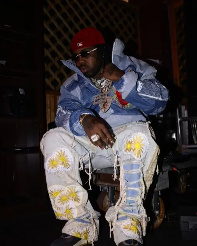 EST Gee outfit in Who Decides War, Nike, and Cartier, 2023